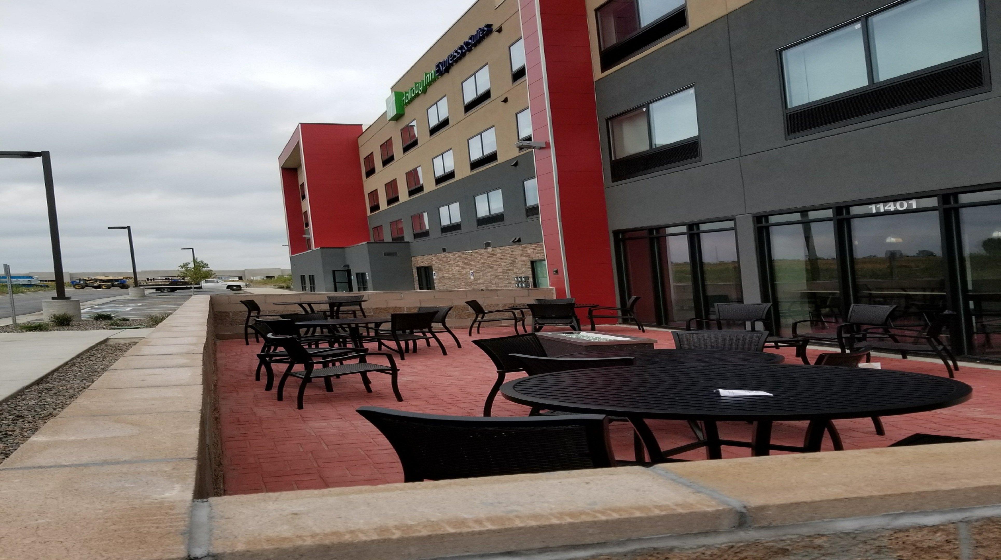 Holiday Inn Express & Suites Broomfield By Ihg Bagian luar foto
